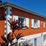 VILLA F4 – A ETAGE AVEC PISCINE A PETITE ILE – 462000€ FAI